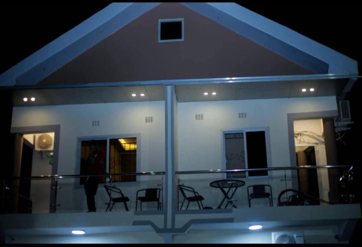 فندق Owandja House لوبومباشي المظهر الخارجي الصورة