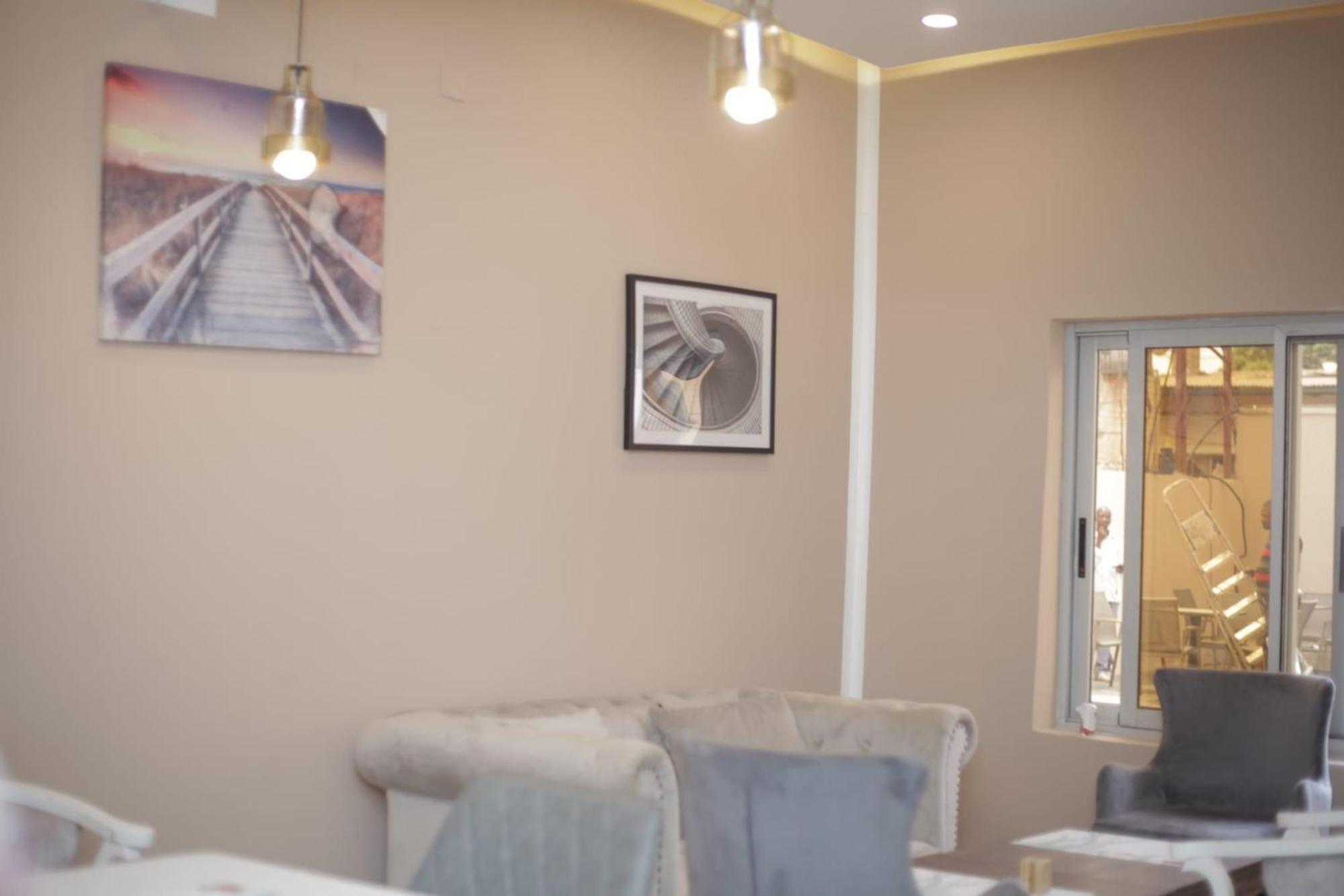 فندق Owandja House لوبومباشي المظهر الخارجي الصورة